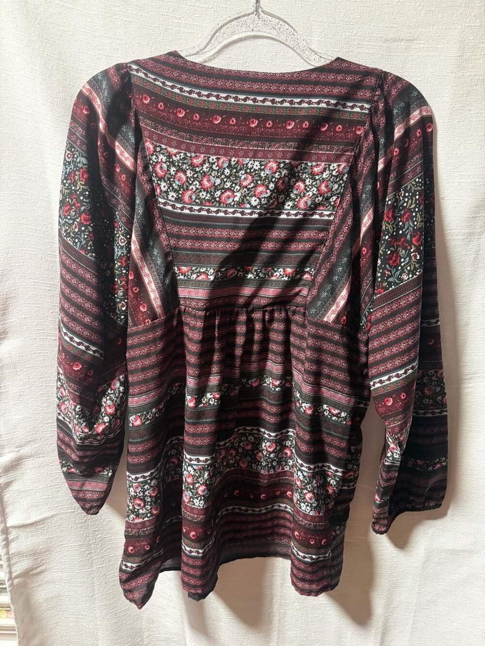 Art and Soul Women's Boho Floral Pattern V-Neck Studded Tunic Blouse - Picture 2 of 3
